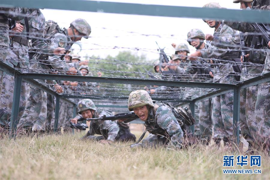 （在習(xí)近平強(qiáng)軍思想指引下·我們?cè)趹?zhàn)位報(bào)告·圖文互動(dòng)）（3）千里移防，鐵心跟黨走——南部戰(zhàn)區(qū)陸軍第75集團(tuán)軍某紅軍旅政治建軍、練兵備戰(zhàn)記事