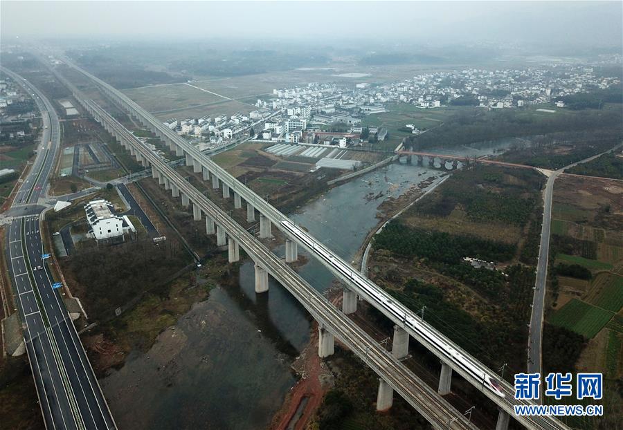 （新華全媒頭條·圖文互動）（18）中國道路越走越寬廣——社會主義中國實(shí)踐啟示錄