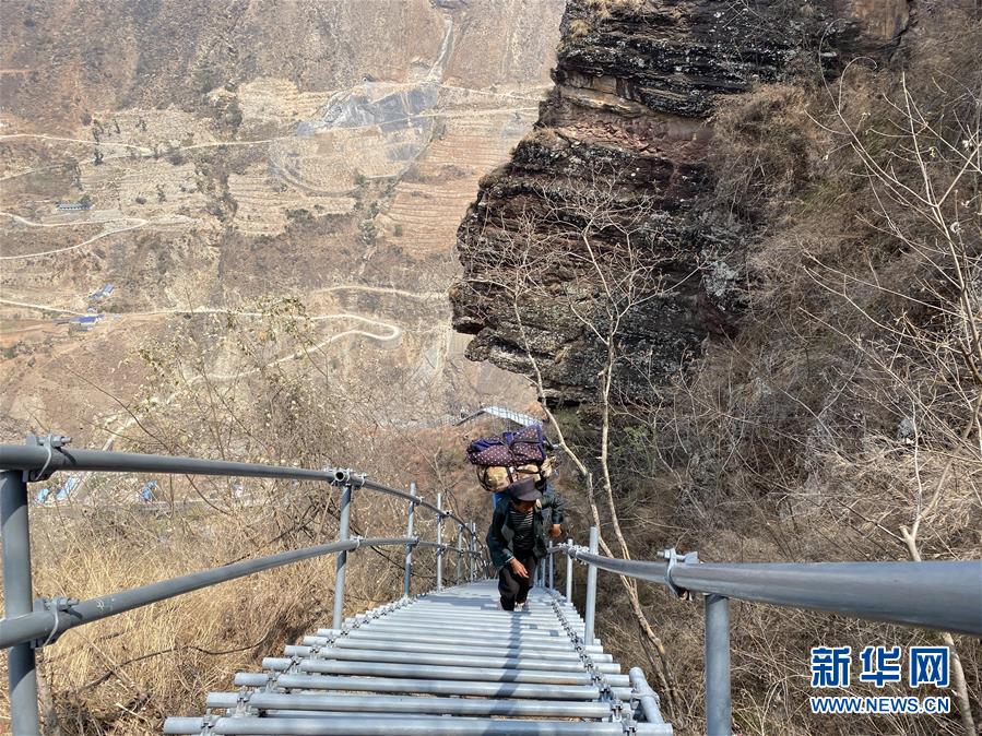 （在習(xí)近平新時代中國特色社會主義思想指引下——新時代新作為新篇章·習(xí)近平總書記關(guān)切事·圖文互動）（3）啃下最后的硬骨頭——脫貧攻堅掛牌督戰(zhàn)進(jìn)行時