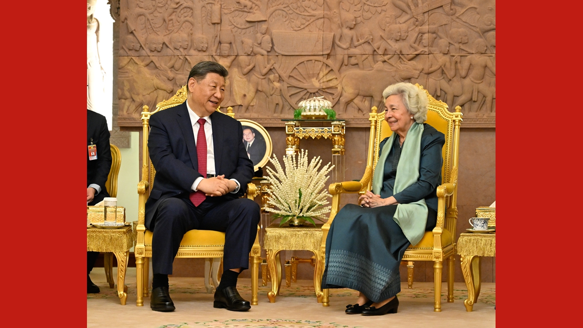 習(xí)近平會(huì)見柬埔寨太后莫尼列
