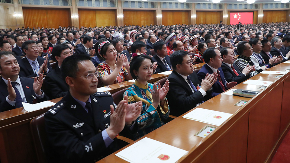 十三屆全國人大一次會(huì)議舉行第七次全體會(huì)議