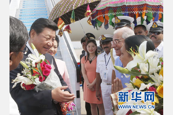 9月17日，國家主席習(xí)近平抵達古吉拉特邦艾哈邁達巴德市，開始對印度進行國事訪問。 新華社記者 鞠鵬 攝