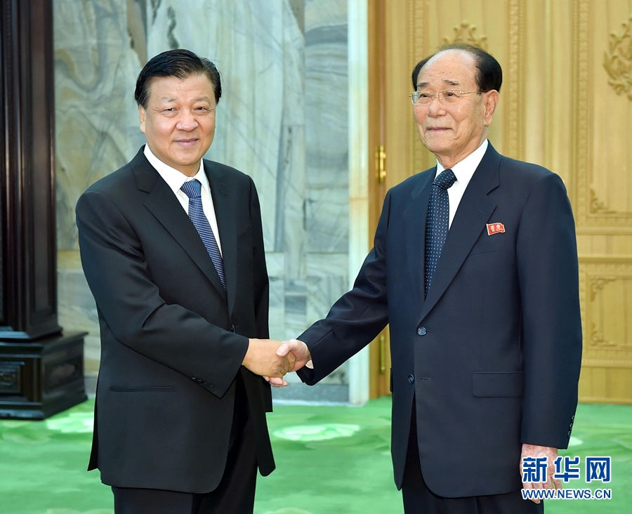 10月10日，正在朝鮮訪問的中共中央政治局常委、中央書記處書記劉云山在平壤會(huì)見朝鮮勞動(dòng)黨中央政治局常委、最高人民會(huì)議常任委員會(huì)委員長金永南。 新華社記者 李濤 攝