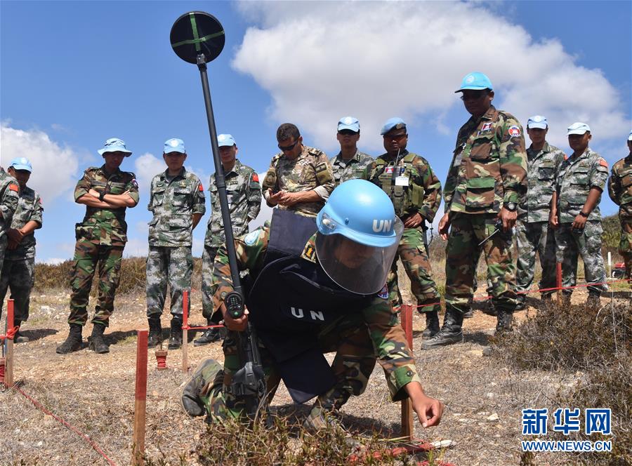 （國際）（1）中柬赴黎維和部隊組織掃雷作業(yè)現場研討